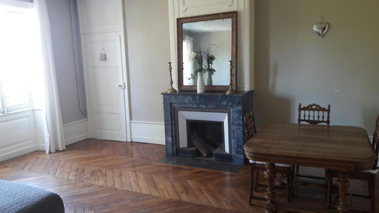 Chambres Et Table L' Echappee Bouvesse-Quirieu Exteriör bild