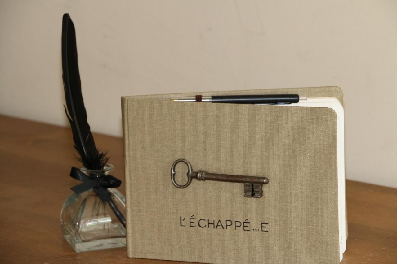 Chambres Et Table L' Echappee Bouvesse-Quirieu Exteriör bild
