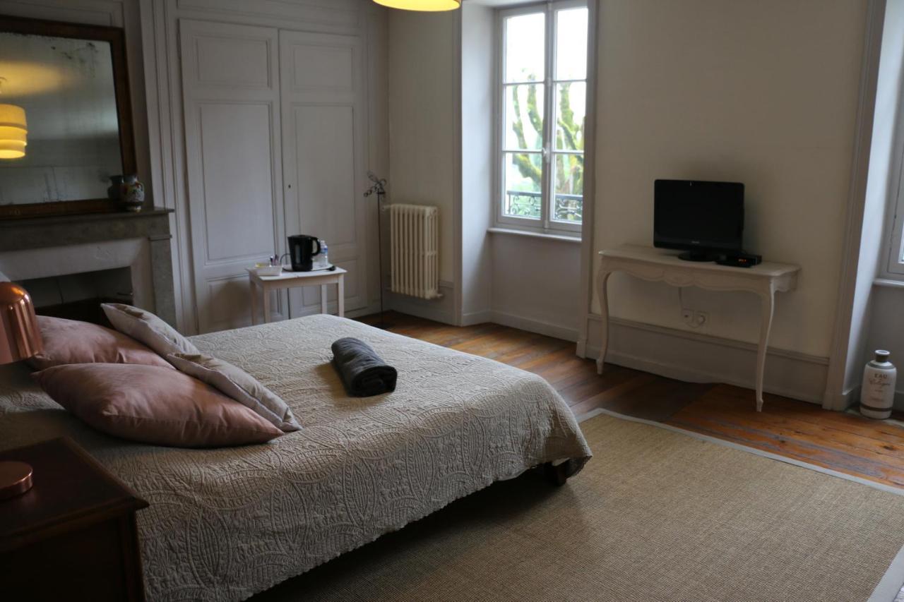 Chambres Et Table L' Echappee Bouvesse-Quirieu Exteriör bild