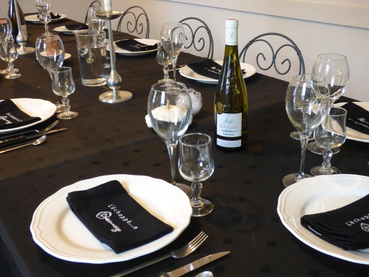 Chambres Et Table L' Echappee Bouvesse-Quirieu Exteriör bild